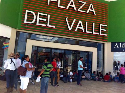 Maestros de Oaxaca ocasionan daños a terceros