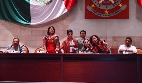 Videos: Falta de acuerdos y consensos desatan confrontación en el Congreso de Oaxaca